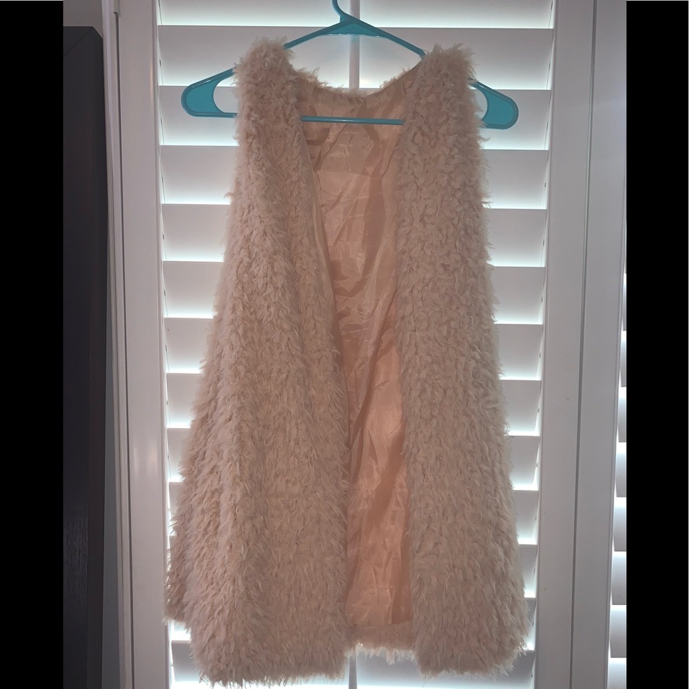 Light pink plush vest- Never Worn